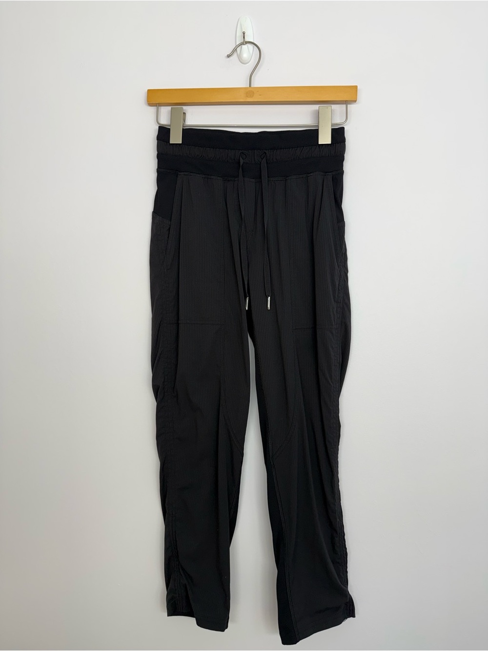 Lululemon Dance Studio Mid-Rise Crop 25" Black Size 2